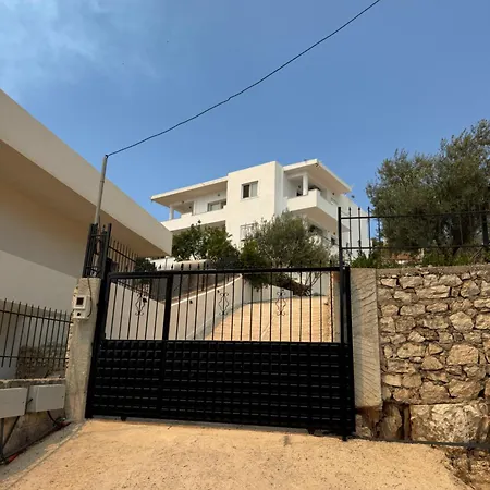 White House Dami Sarandë