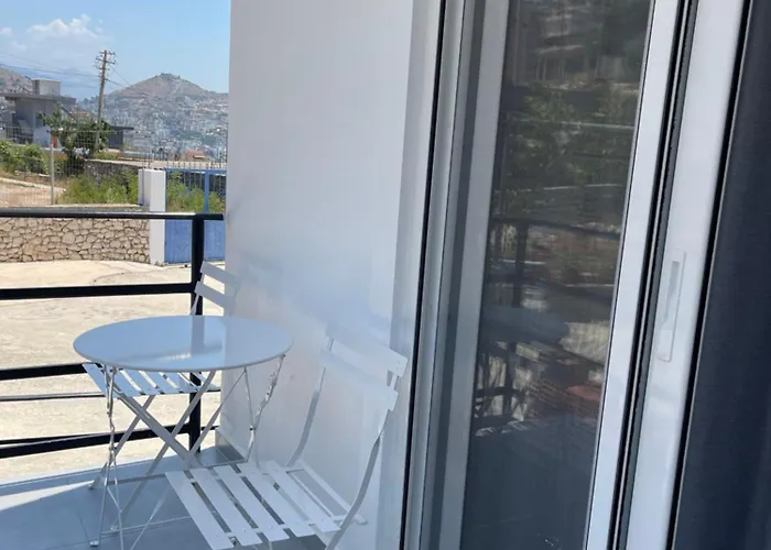 White House Dami Apartment Sarandë