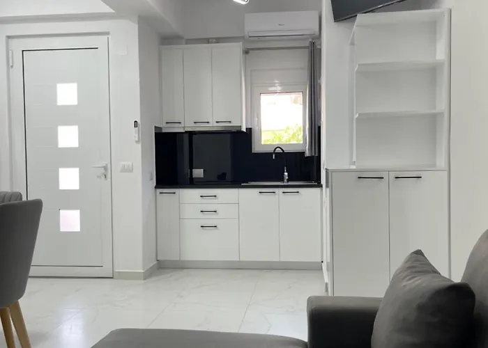 White House Dami Apartamento Sarandë